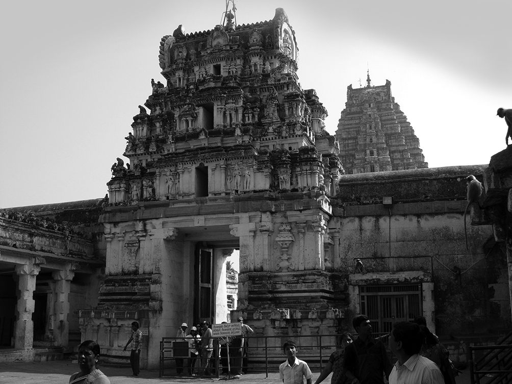 प्रवेशद्वार-गोपुर, वीरुपाक्ष मंदिर, होस्पेट.